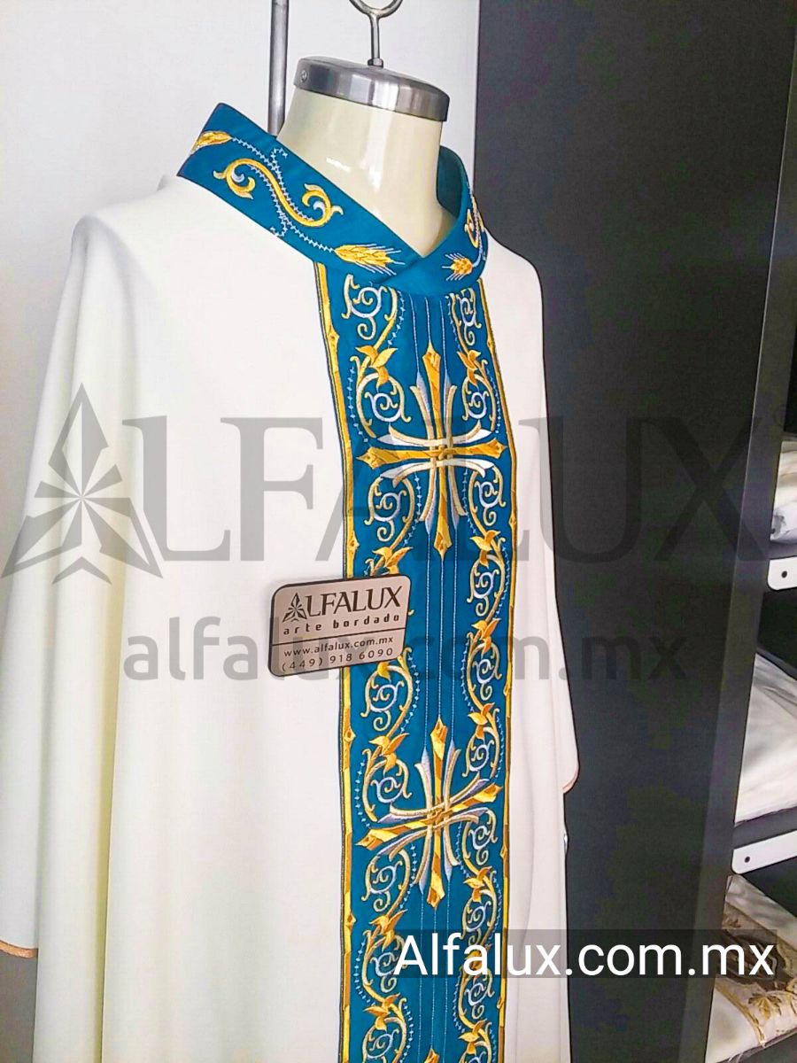 15 CARDENAL Cuello Bordado Brocado Tafeta Azul